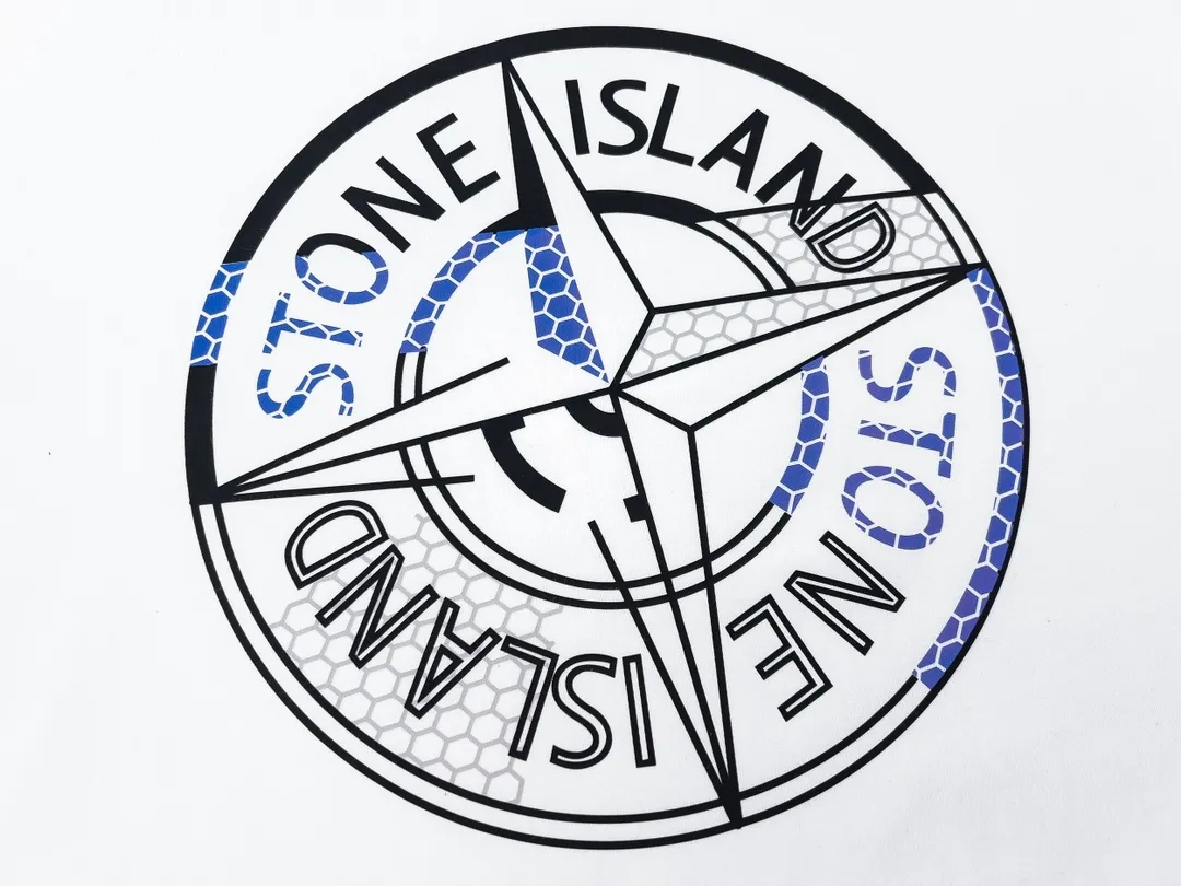 W625#P110💰 [Stone lsland/Stone Island summer new chest broken grid compass printed short-sleeved T-shirt] ⚠️[Original creation, high control of details] - Made of 260 grams of combed cotton, 32 count double yarn, soft and comfortable to the touch, sweat-absorbent and breathable. - Simple, basic and versatile style, original quality, the first choice for couples. - Made in a large factory, four needles and five threads on the shoulder, neatly arranged, high quality workmanship. - Same style for men and women. Very versatile, one piece for everyone, details are clearly visible. Color: Black White Size: M L
